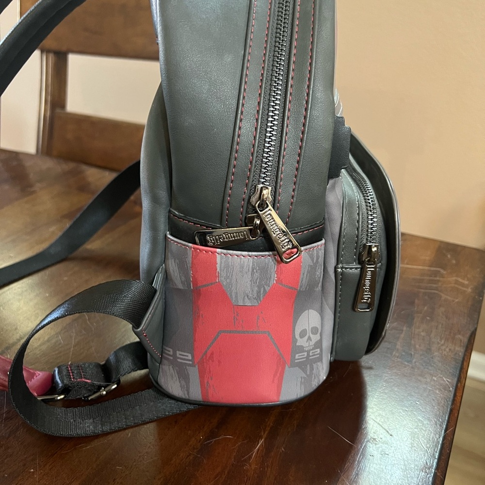 Star Wars Red and Gray Backpack for Fans - Picture 4 of 5